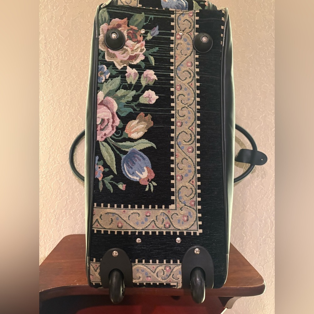 Vintage Beaded Floral Wheely Suitcase - Picture 12 of 15